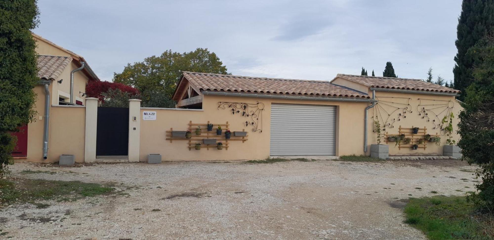 Mas La Gentille ,,, A La Campagne , Beautiful Outdoor , Swimming Pool , Pool House , Nice Green Garden , Bbq ,,, Only For You , Pour Passer Un Sejour Inoubliable Pernes-les-Fontaines Kültér fotó