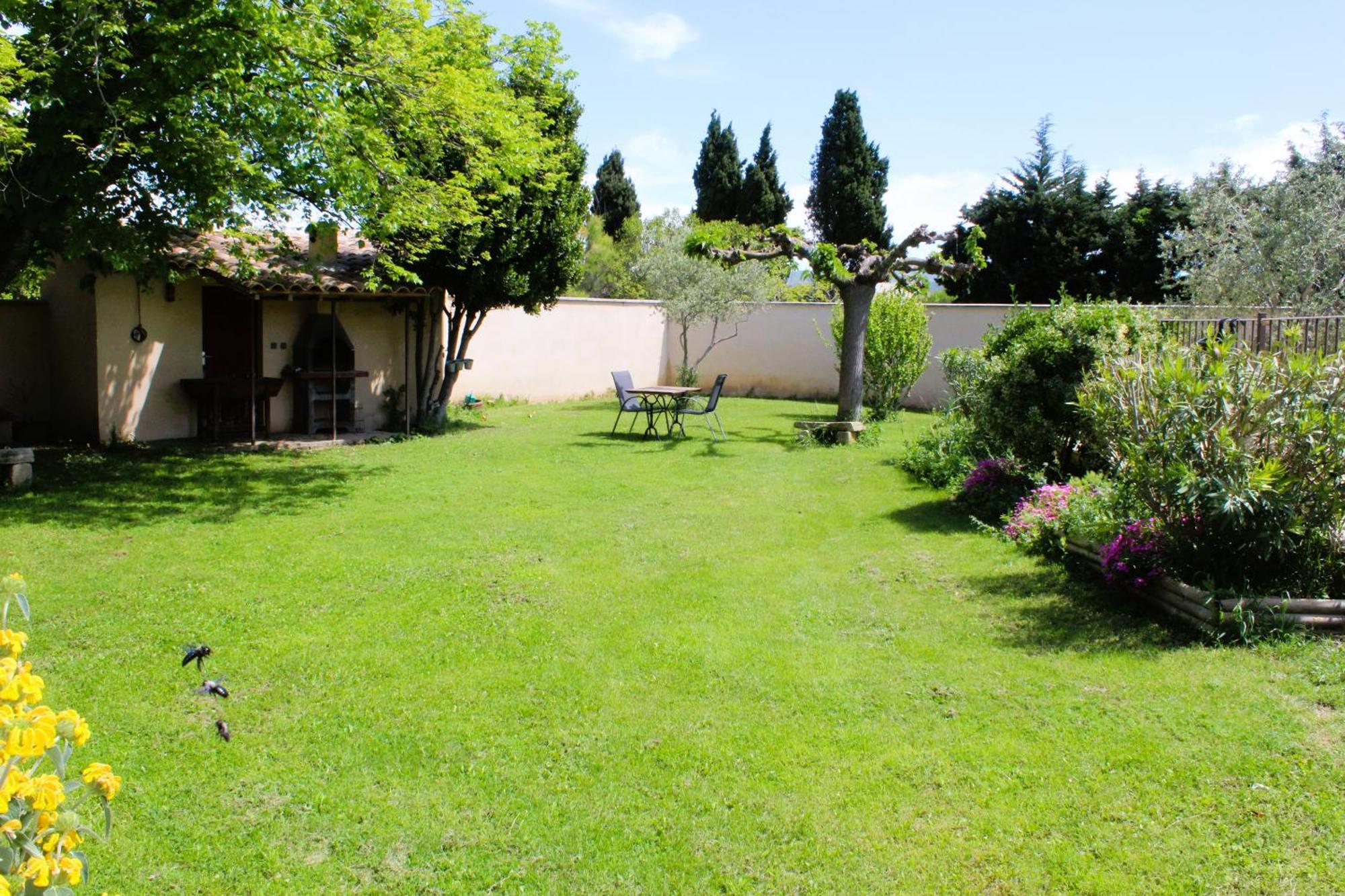 Mas La Gentille ,,, A La Campagne , Beautiful Outdoor , Swimming Pool , Pool House , Nice Green Garden , Bbq ,,, Only For You , Pour Passer Un Sejour Inoubliable Pernes-les-Fontaines Kültér fotó